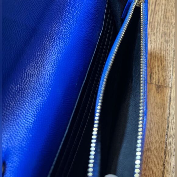 SAINT LAURENT Royal Blue Chevron Quilted Grain De Poudre Envelope Clutch Wallet - Picture 10 of 12